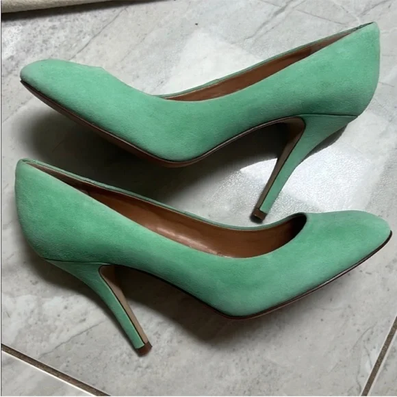 J. Crew | Women's size 7 Mint Green Suede Closed Toe Heels - Picture 5 of 9